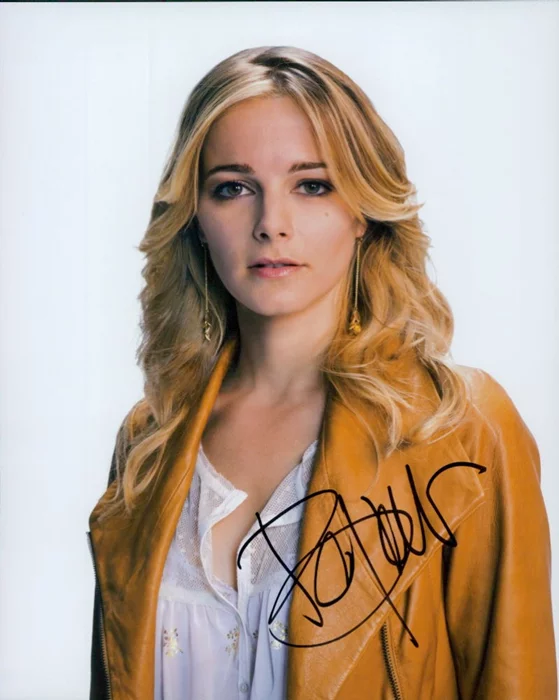 Bojana  Novakovic autograph