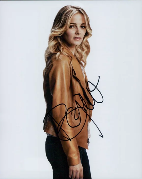 Bojana  Novakovic autograph