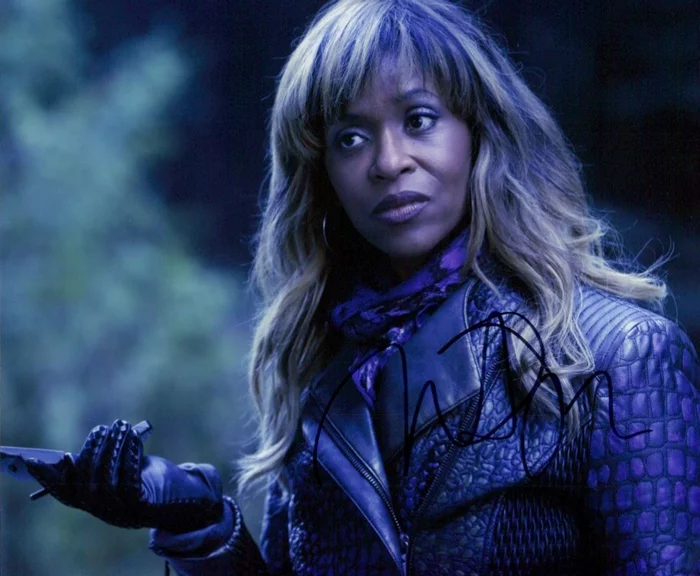 Merrin Dungey autograph