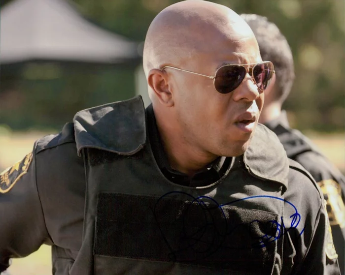 Rockmond Dunbar autograph