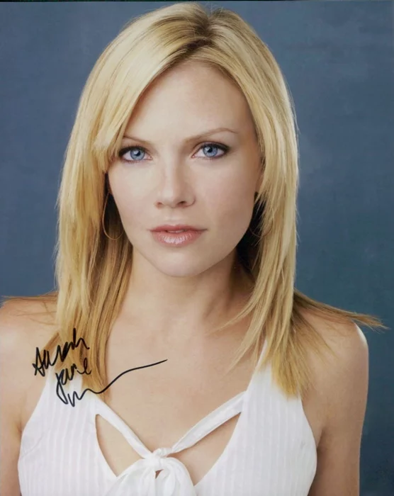 Sarah Jane Morris autograph