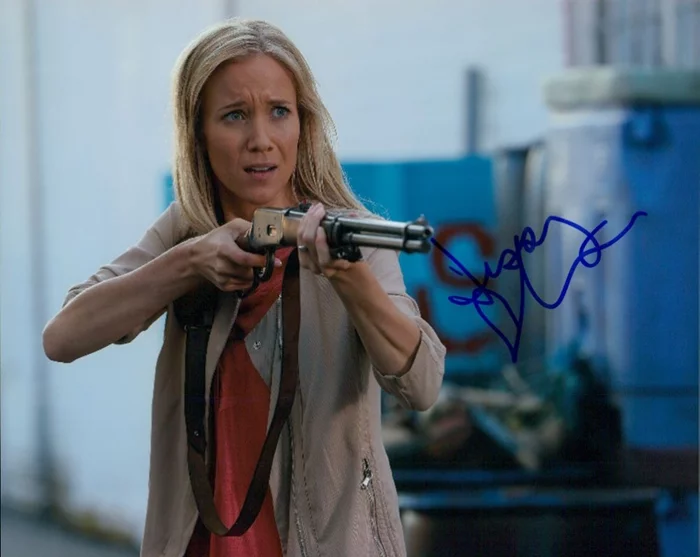 Jessy  Schram autograph