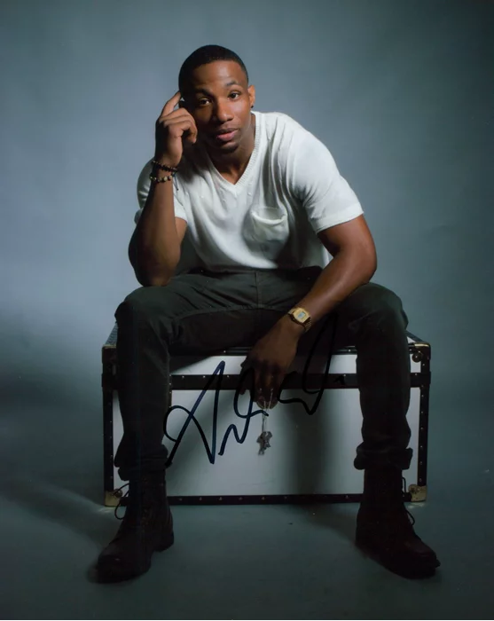 Arlen Escarpeta autograph