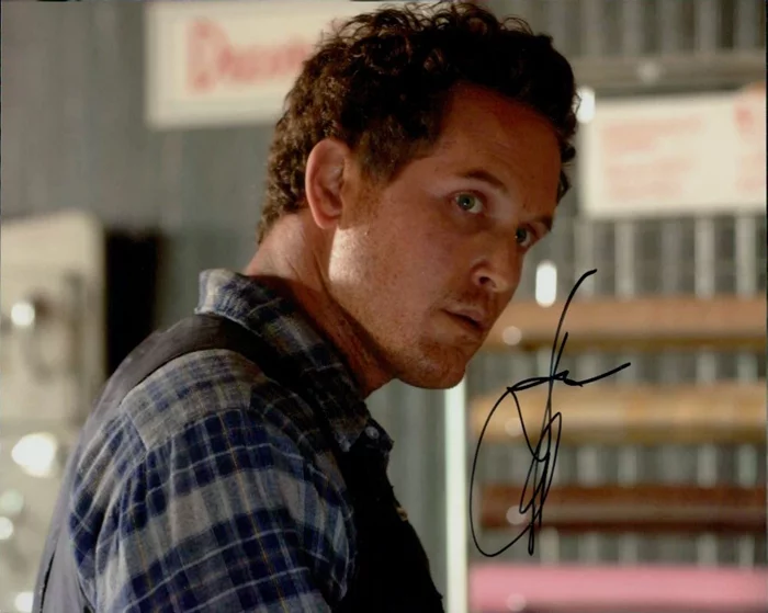Cole Hauser autograph