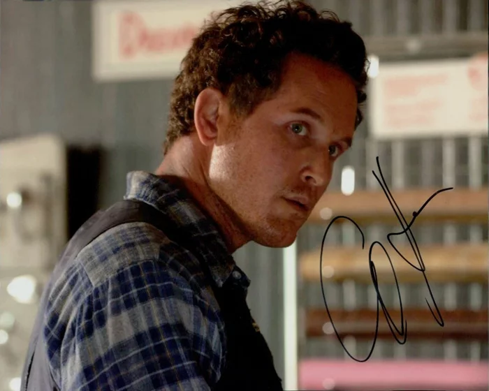 Cole Hauser autograph