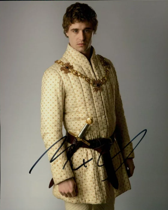 Max Irons autograph