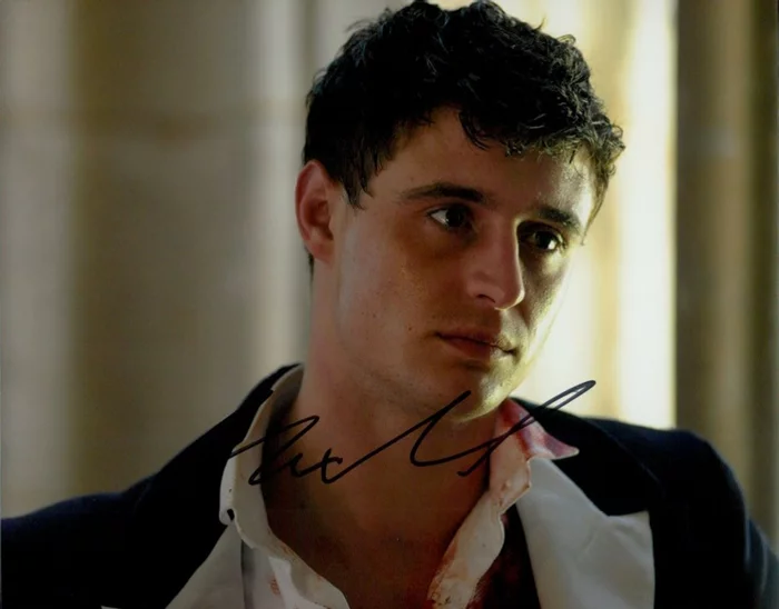 Max Irons autograph