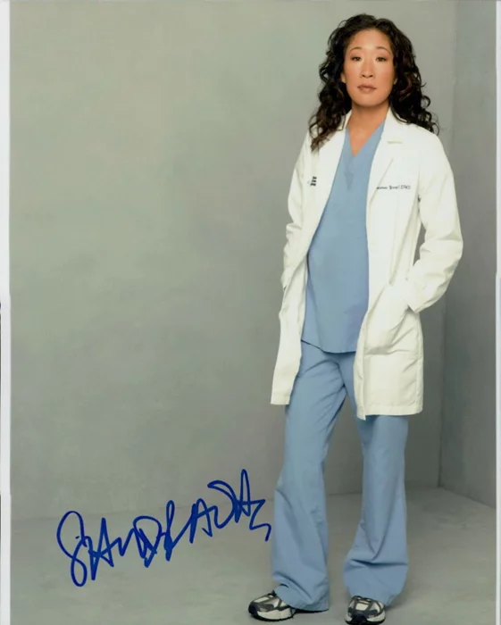 Sandra Oh autograph