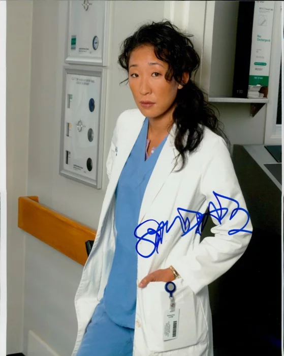 Sandra Oh autograph
