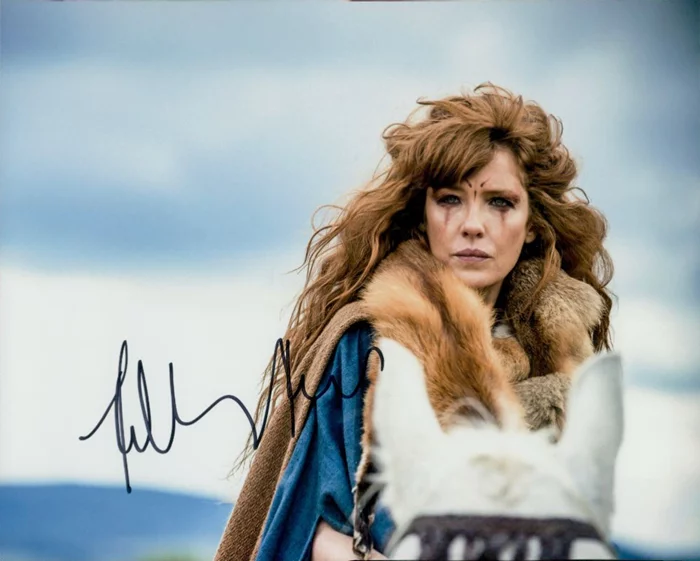 Kelly Reilly autograph