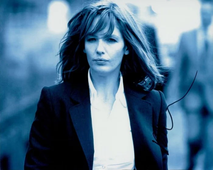 Kelly Reilly autograph