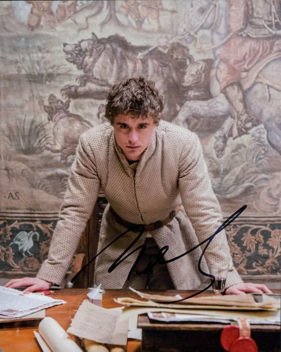 Max Irons autograph