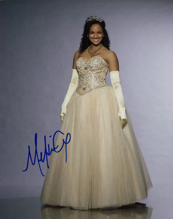 Mekia Cox autograph