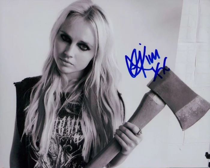 Kimberley Crossman autograph