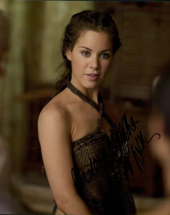 Roxanne McKee autograph
