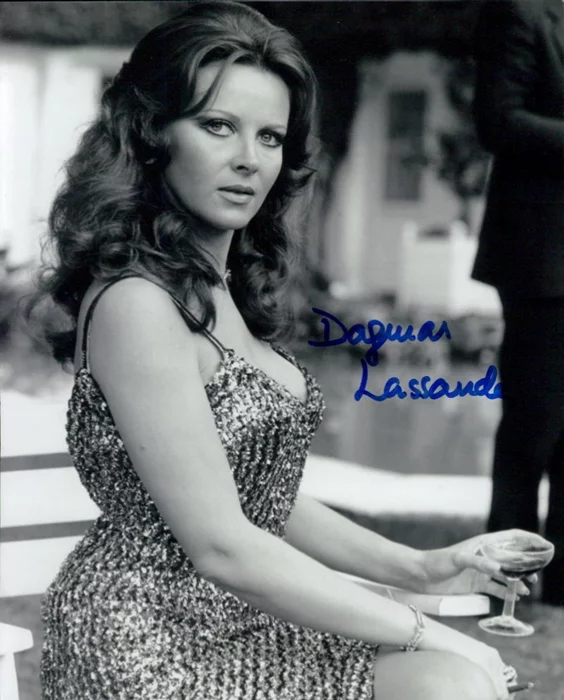 Dagmar Lassander autograph