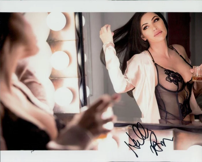 Holly Ann autograph