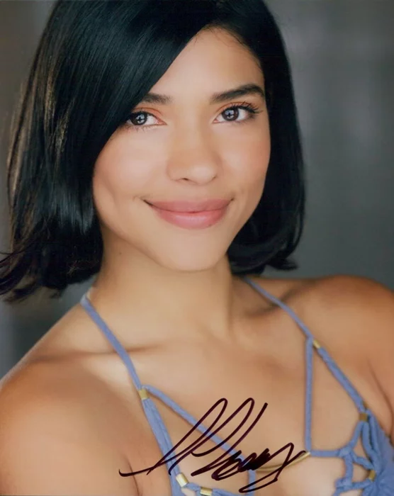 Lisseth Chavez autograph