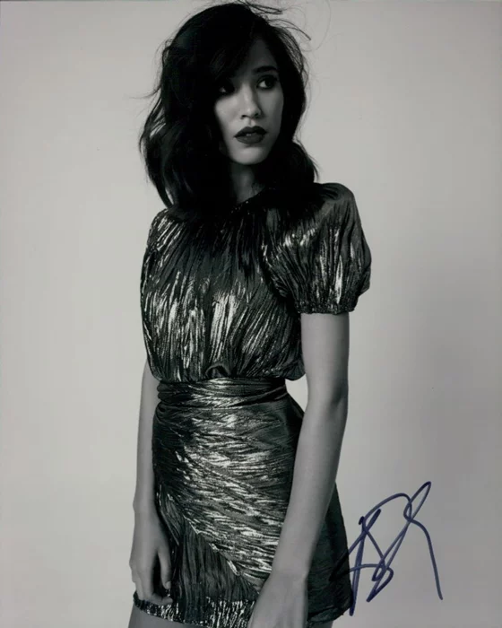 Kelsey Chow autograph