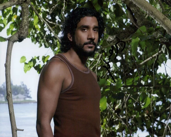Naveen Andrews autograph