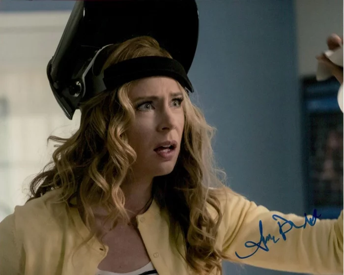 Anne Dudek autograph