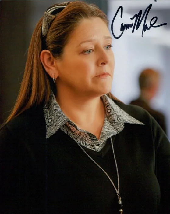 Camryn Manheim autograph