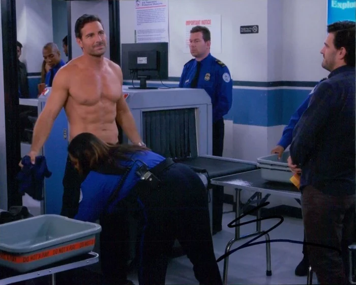 Ed Quinn autograph