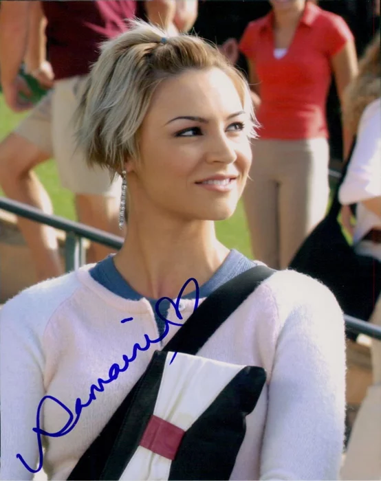 Samaire Armstrong autograph