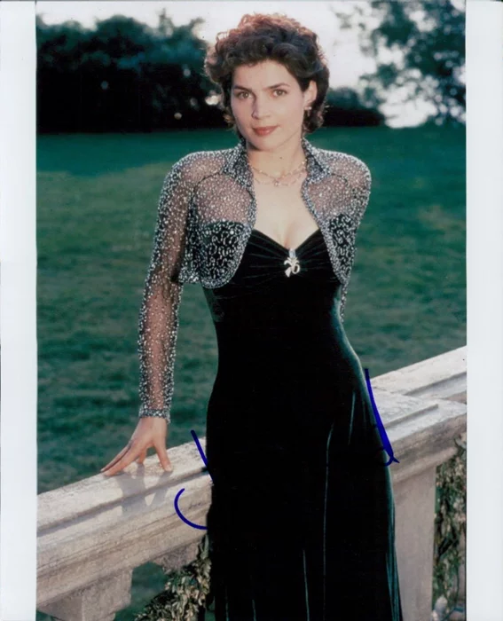 Julia Ormond autograph