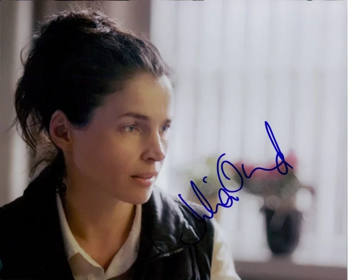 Julia Ormond autograph