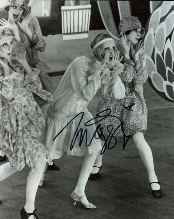Twiggy Lawson autograph