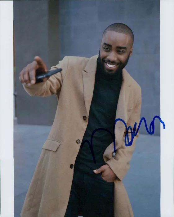 Marcc Rose autograph
