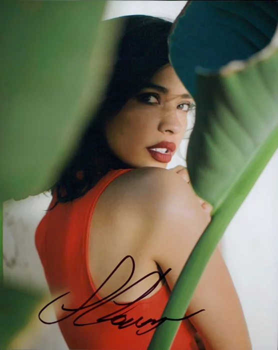 Lisseth Chavez autograph