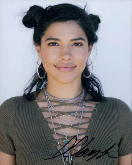 Lisseth Chavez autograph
