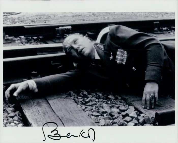 Steven Berkoff autograph