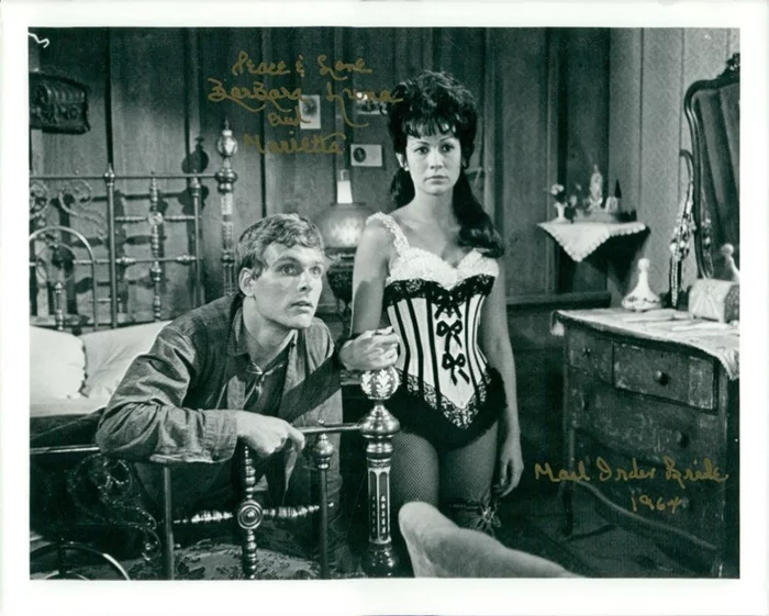 Barbara Luna autograph
