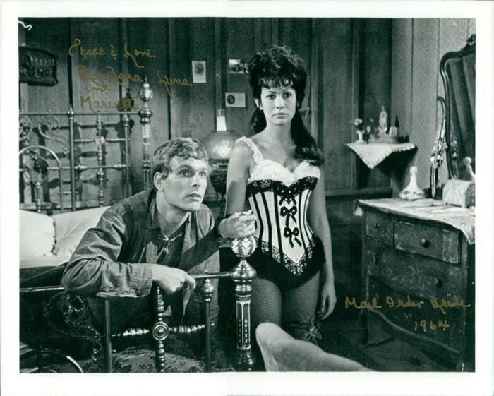 Barbara Luna autograph