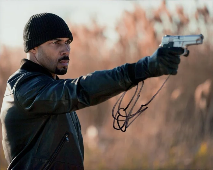 Omari Hardwick autograph