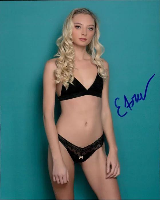 Emily Trudeau autograph