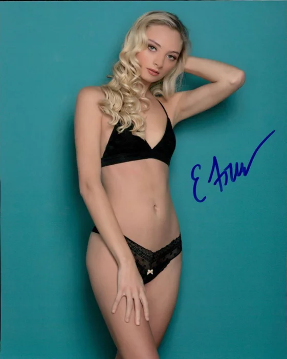 Emily Trudeau autograph