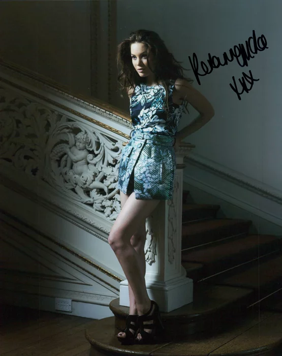 Roxanne McKee autograph