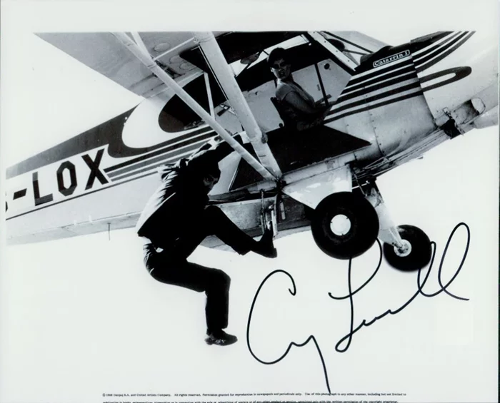 Carey Lowell autograph