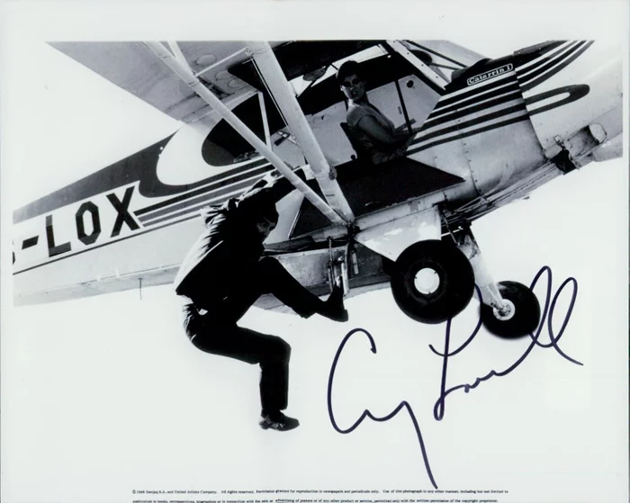 Carey Lowell autograph
