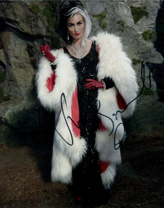 Victoria Smurfit autograph