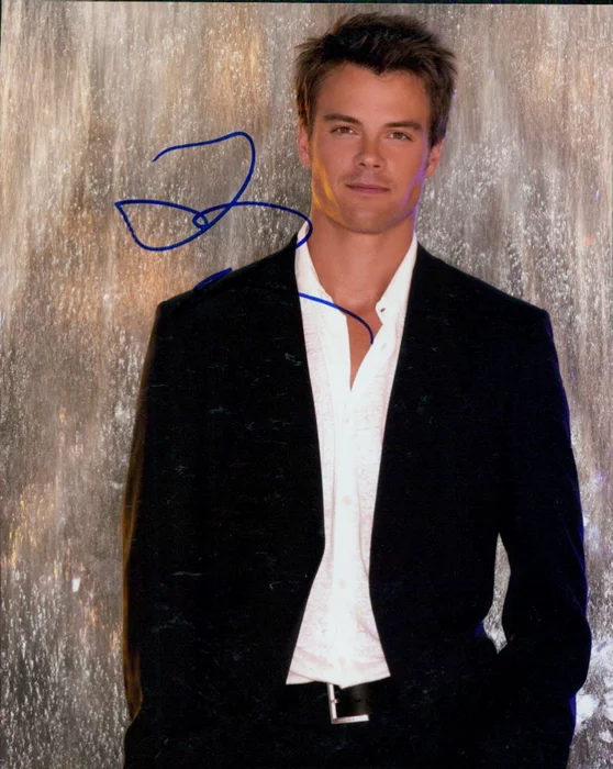 Josh Duhamel autograph