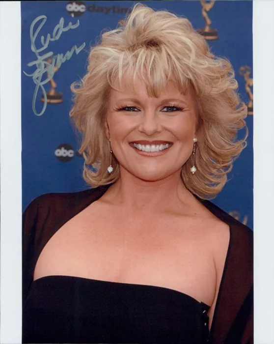 Judi Evans autograph