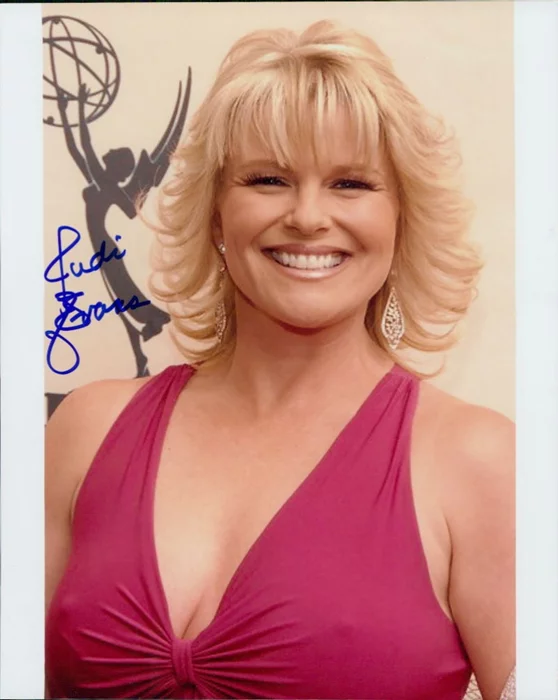 Judi Evans autograph
