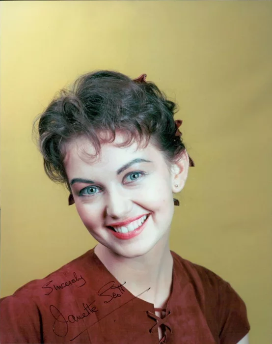 Janette Scott autograph