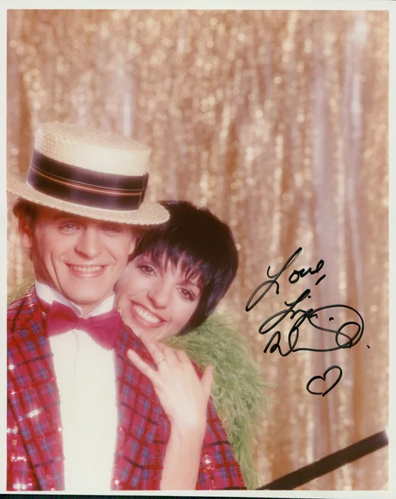 Liza Minnelli autograph