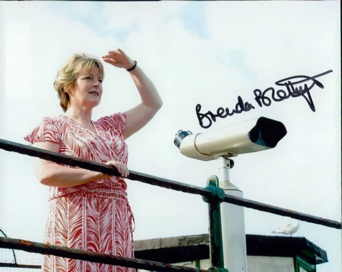 Brenda Blethyn autograph